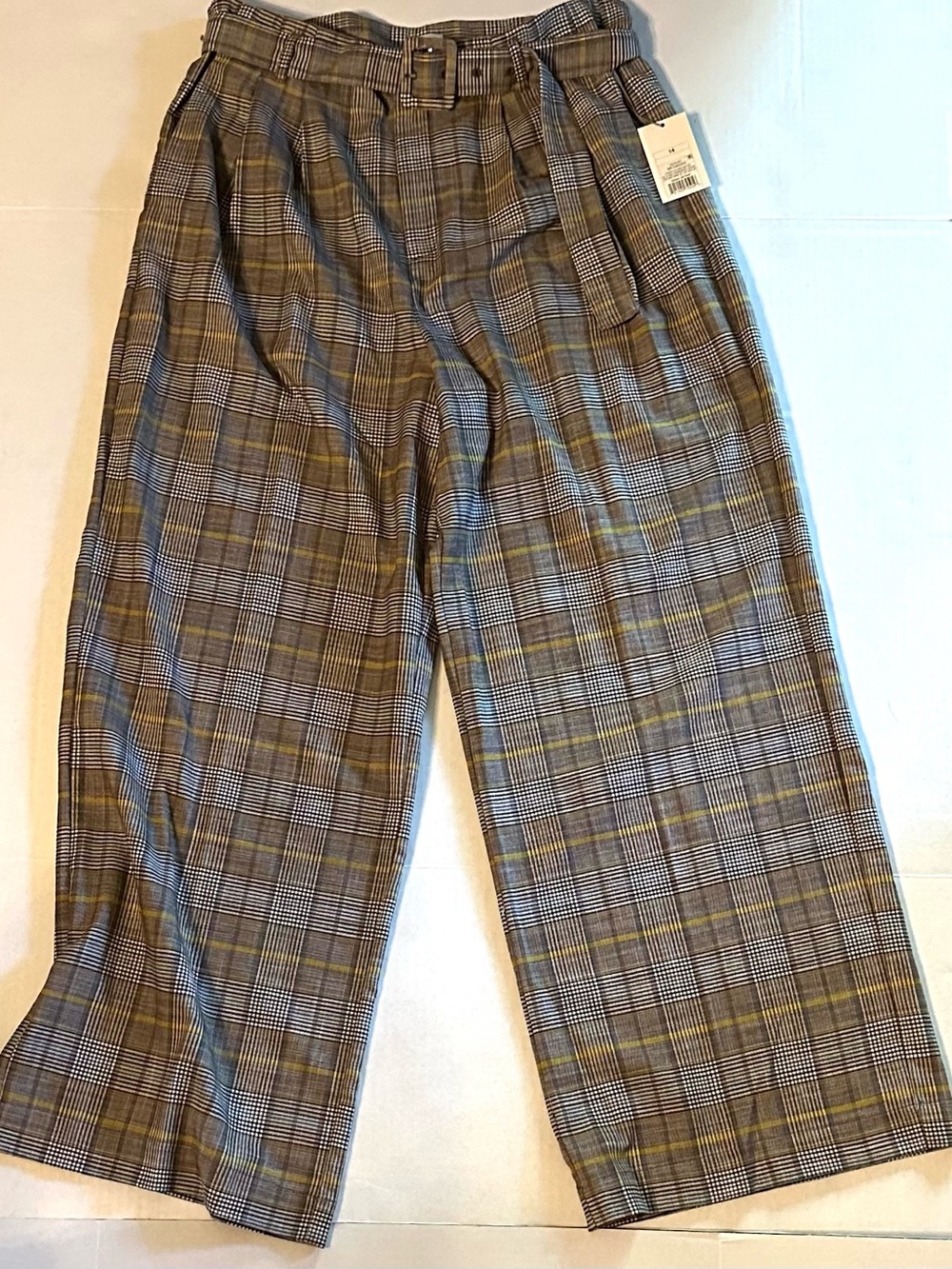 Women’s plaid slacks brown teal and yellow with tags and belt